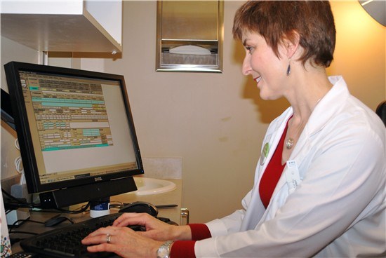 Tamara Kuhlmann, OD, has access to electronic patient records in every exam room in her practice.